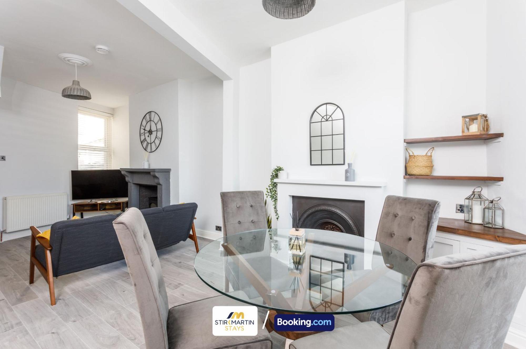 Comfy 3Bed House By Stirkmartin Stays Short Lets & Serviced Accommodation Cardiff With Free Parking & 8Mins To City Centre Экстерьер фото