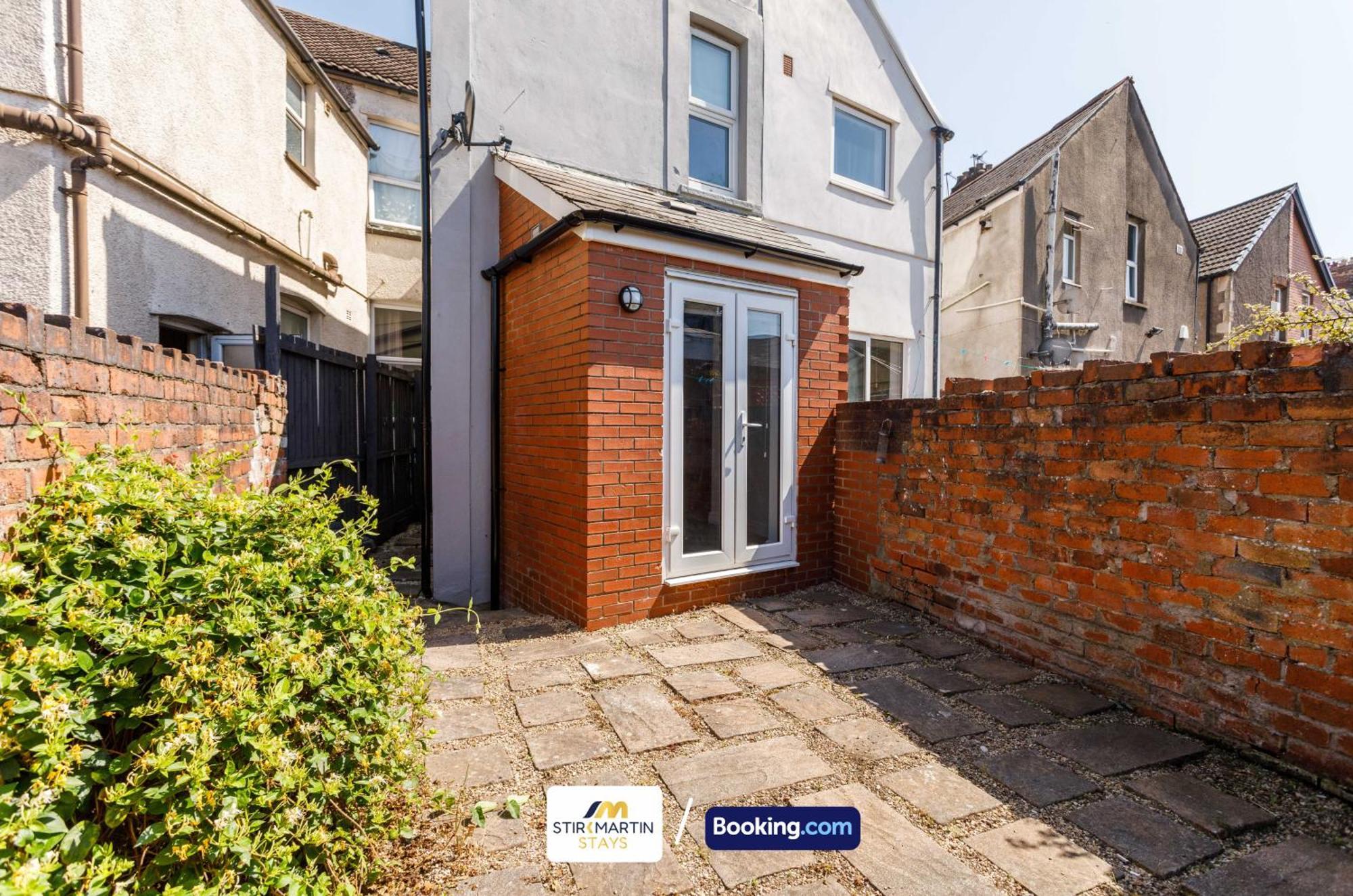 Comfy 3Bed House By Stirkmartin Stays Short Lets & Serviced Accommodation Cardiff With Free Parking & 8Mins To City Centre Экстерьер фото
