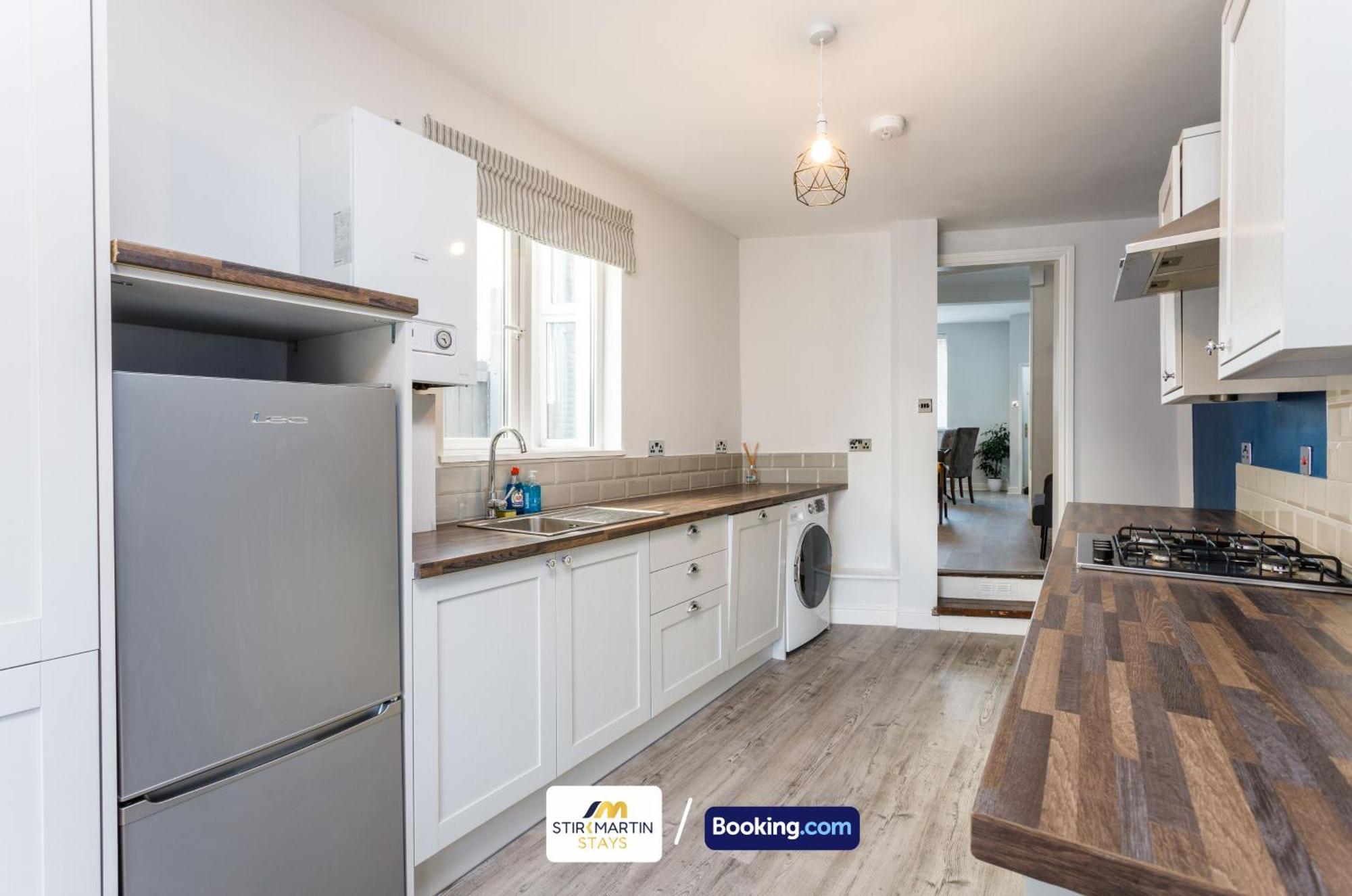 Comfy 3Bed House By Stirkmartin Stays Short Lets & Serviced Accommodation Cardiff With Free Parking & 8Mins To City Centre Экстерьер фото