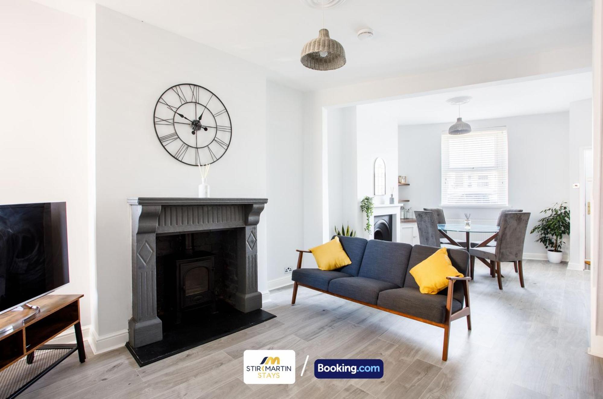 Comfy 3Bed House By Stirkmartin Stays Short Lets & Serviced Accommodation Cardiff With Free Parking & 8Mins To City Centre Экстерьер фото
